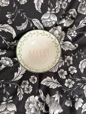 Merry Mistletoe Holiday Bowl